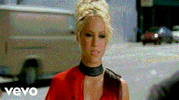 Que Me Quedes Tu Lyrics - Shakira | English Song